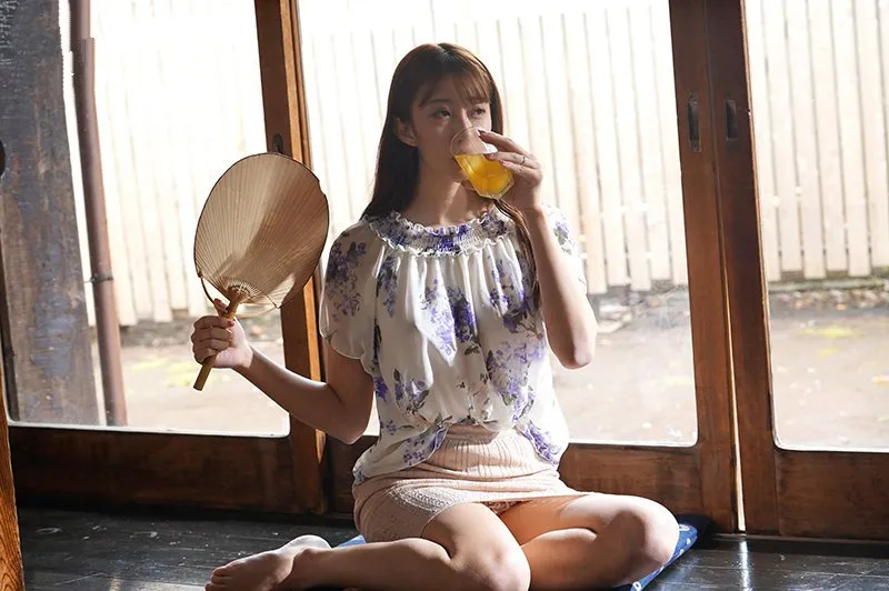 Mùa hè buồn chán ở quê quan hệ vợ nhà đối diện thiếu thốn vì lấy chồng già